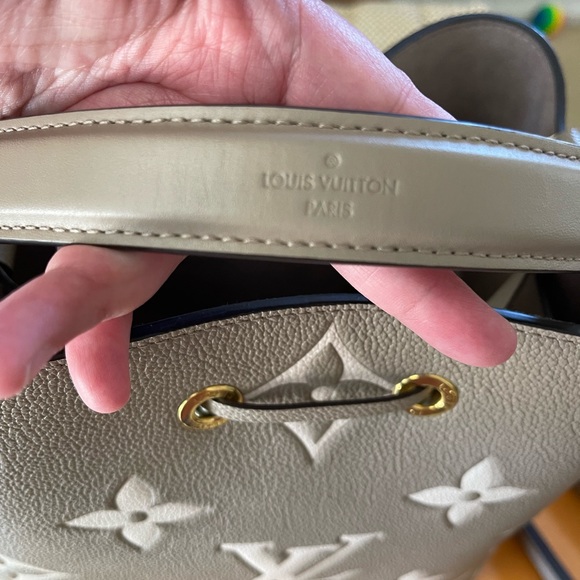 Authentic LV Neo Noe Bi-color - Picture 3 of 14